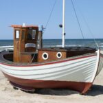 petit bateau sur la plage
